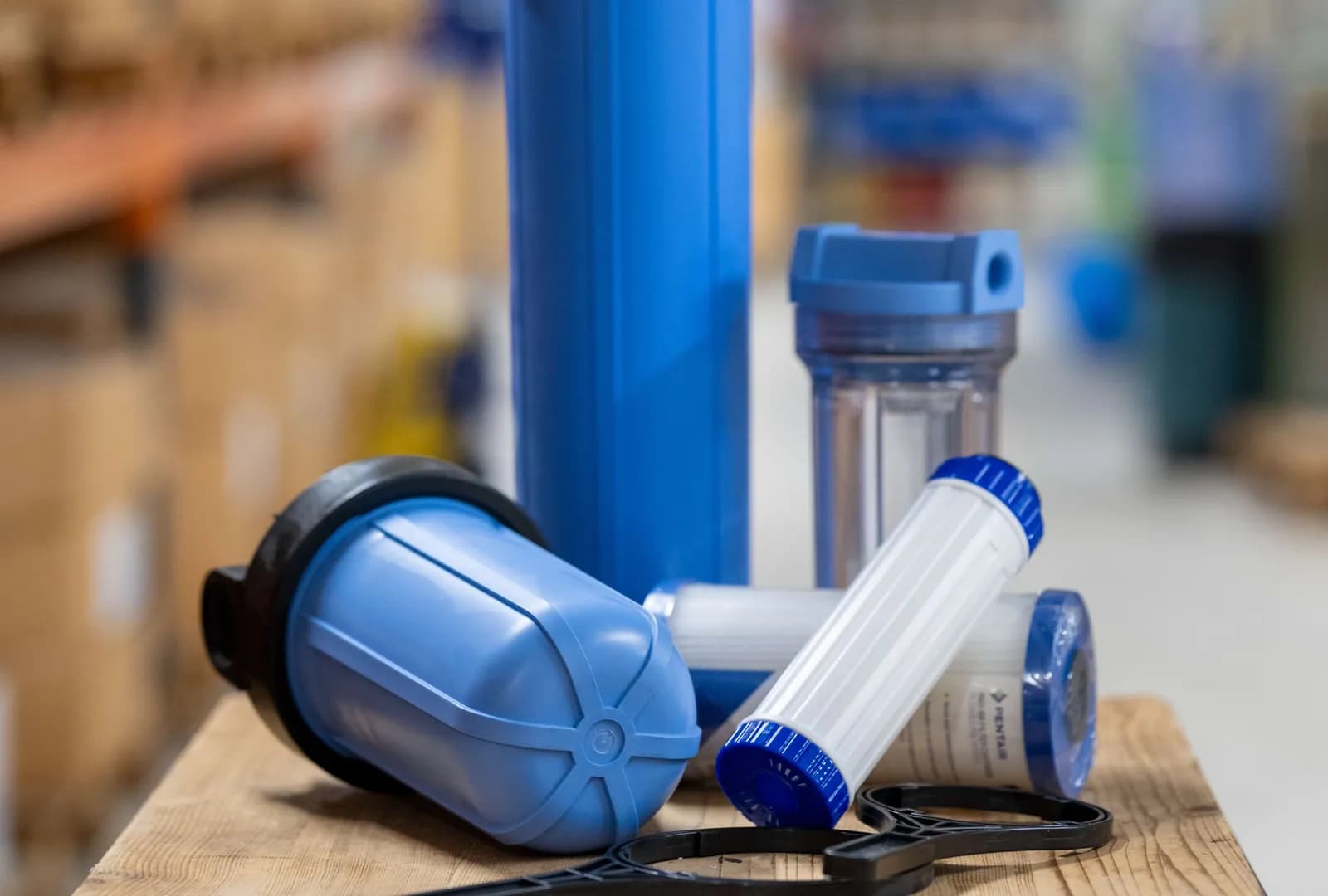 Filtergehäuse und Filterkartuschen für die Wasserfiltration — Feinfilter und Aktivkohle
